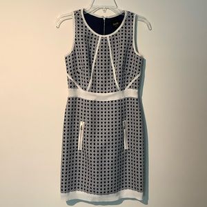 Laundry by Shelli Segal Navy White Lace Sleeveless Sheath Dress Size 2